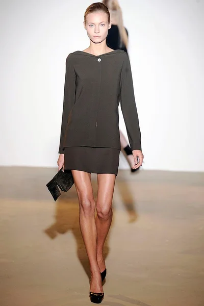 Look 13
